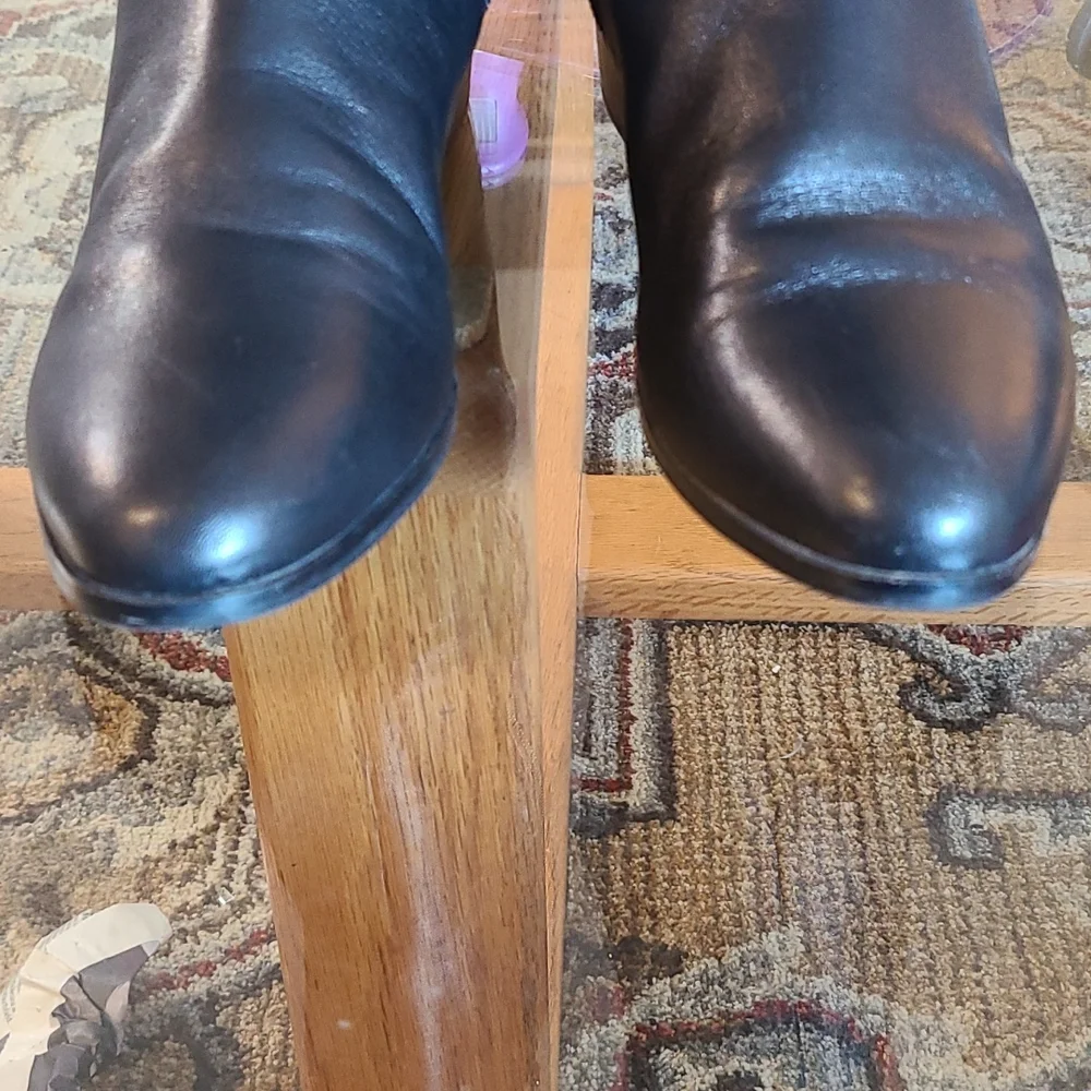Michael Kors Roding Boots. A-7 - Picture 2 of 7